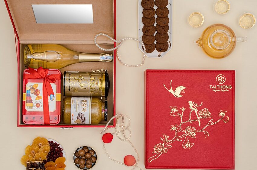 In lịch Tết, hộp quà tặng, và văn phòng phẩm theo yêu cầu tại In Nhanh Nhanh