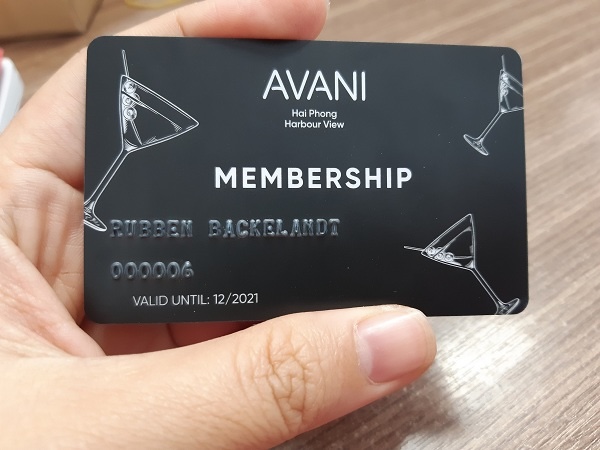 Thẻ VIP dập nổi mang lại cảm giác đẳng cấp và khác biệt cho khách hàng thân thiết