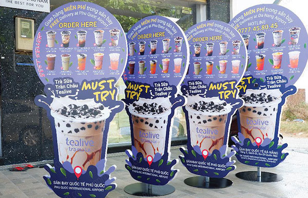 Standee truyền thông cho các chiến dịch khai trương