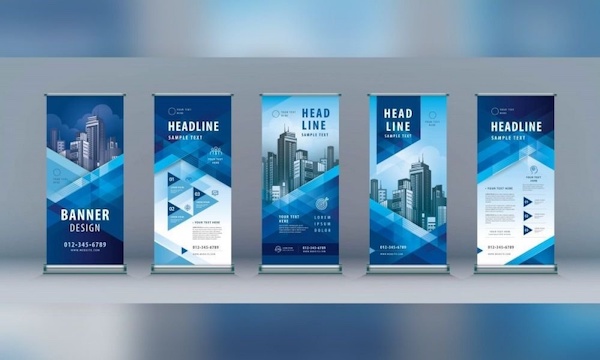 Standee sử dụng màu sắc tươi sáng, thu hút khách hàng ngay từ xa