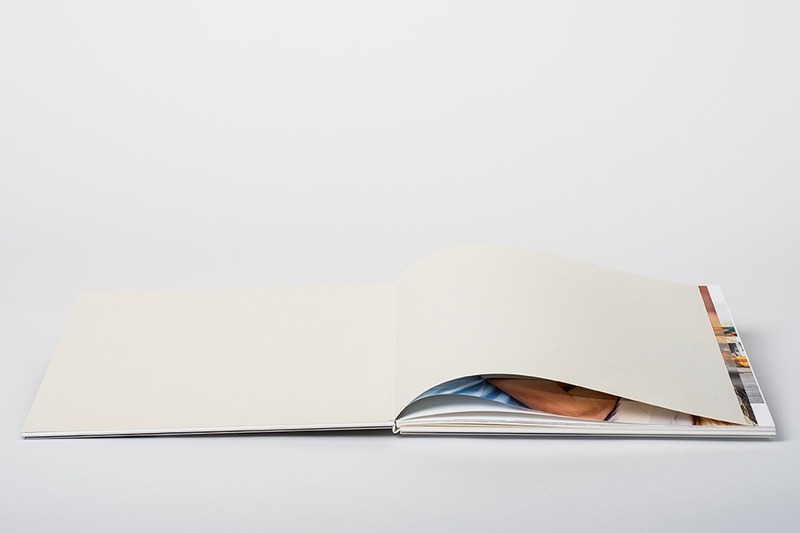 Giấy Crystal là loại giấy tráng phủ được sử dụng phổ biến trong ngành in