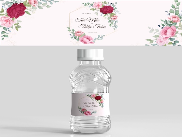 Thiết kế nhãn chai tinh xảo mang đến sự sang trọng, đồng thời thể hiện phong cách và cá tính của cô dâu, chú rể