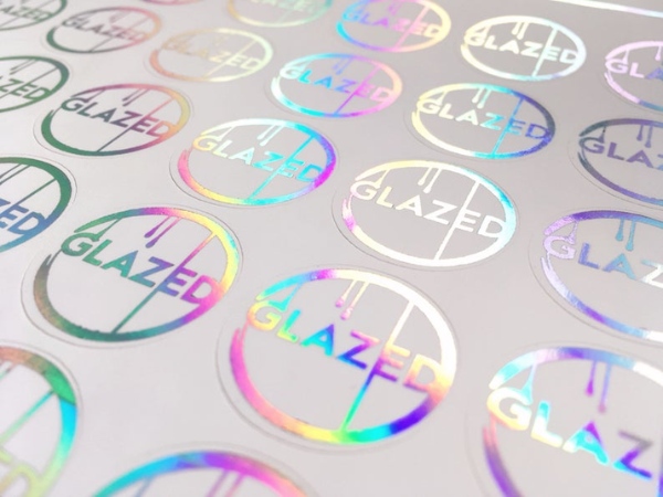 Tem nhãn in Metalize bắt mắt, có độ bám dính tốt