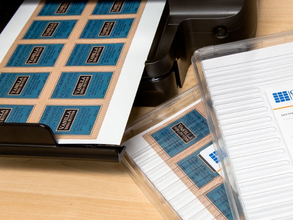 Bảo quản ấn phẩm trong không gian khô ráo, thoáng mát