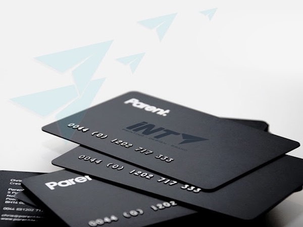 Kỹ thuật in dập nổi giúp thẻ nhựa được sang trọng và có chiều sâu hơn