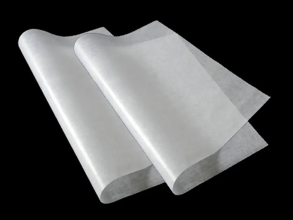 Giấy Glassine có bề mặt mịn, trong suốt và chống ẩm tố