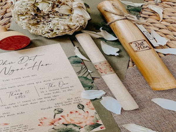 Thiệp cưới dạng cuộn thư theo phong hoàng gia