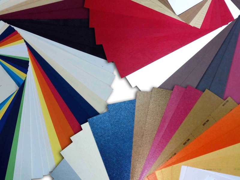 Túi giấy mỹ thuật được sản xuất với nhiều chất liệu khác nhau