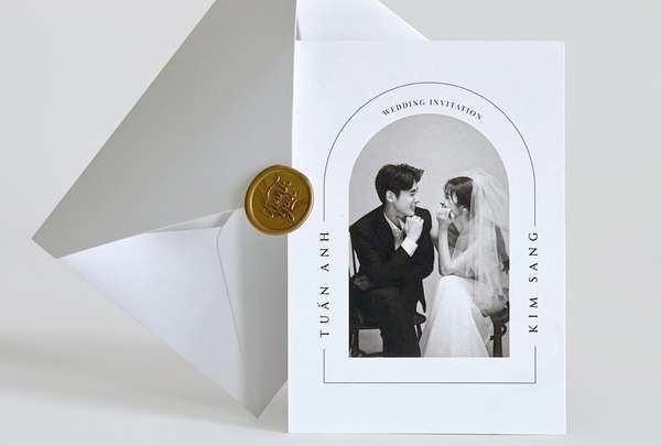 Lưu ý khi thiết kế thiệp cưới có in hình cô dâu chú rể