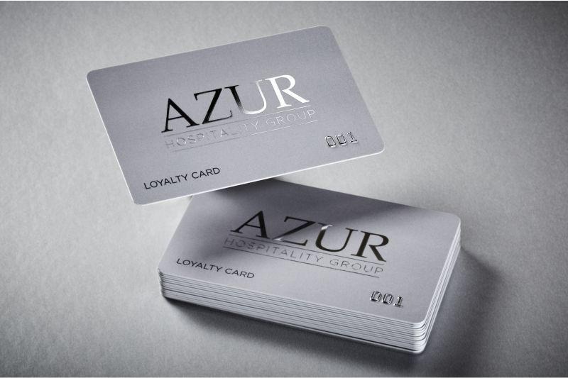 Mẫu thẻ nhựa ép kim giúp tạo ấn tượng mạnh mẽ, sang trọng trong mắt khách hàng