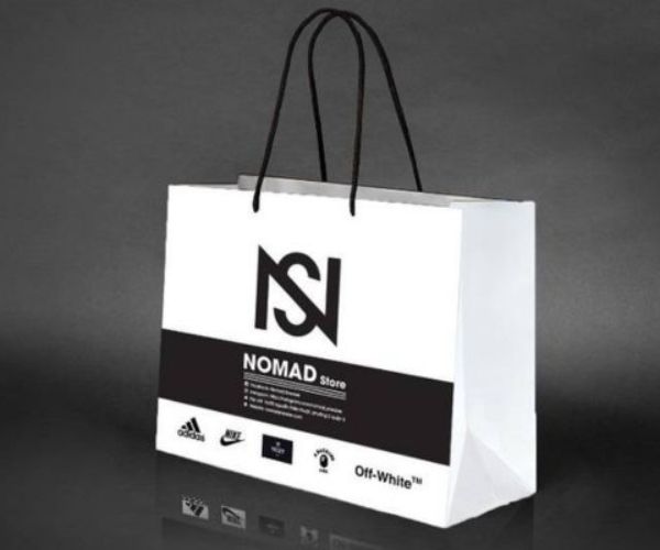 Mẫu túi giấy đựng giày thiết kế logo ấn tượng