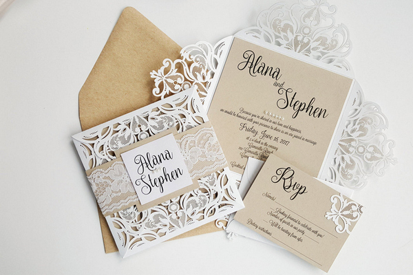 Thiệp cưới khắc tạo dấu ấn sang trọng vượt thời gian