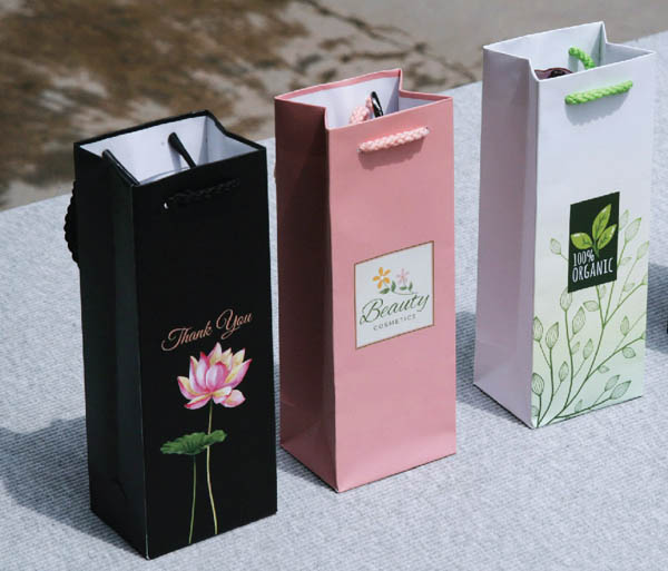 Một số mẫu túi giấy dáng đứng đựng nước hoa, son, mỹ phẩm kích thước nhỏ