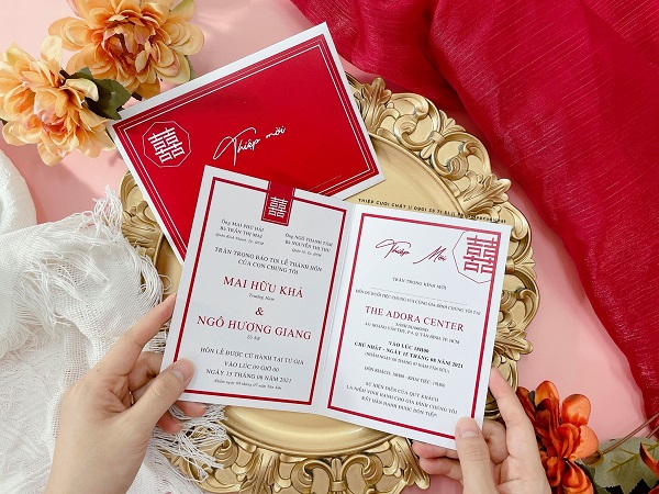 Thiệp cưới vừa mang tính chất thông báo vừa thể hiện sự trân trọng của cô dâu chú rể với khách mời