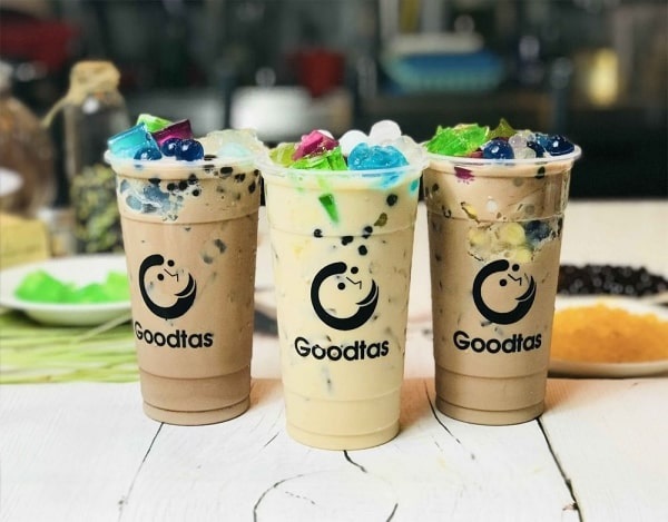 Logo trà sữu được in từ chất liệu decal nhựa