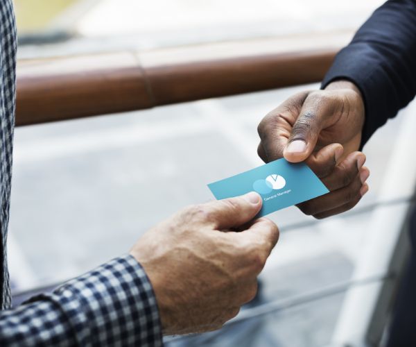 Lý do nên thiết kế mẫu card visit bán hàng đẹp