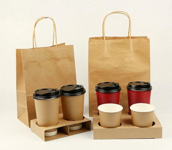 Tùy vào các kích thước ly mà túi giấy đựng được thiết kế với nhiều kích thước khác nhau 
