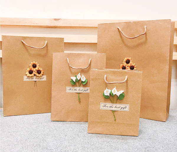 Túi giấy kraft đựng quần áo thân thiện với môi trường