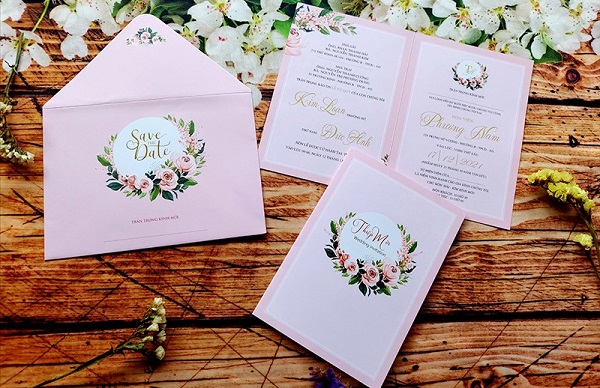 Tham khảo nhiều nguồn để có cảm hứng cho thiệp cưới