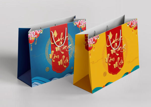 Tùy vào loại túi giấy chúc mừng năm mới mà các chất liệu được làm từ nhiều loại khác nhau