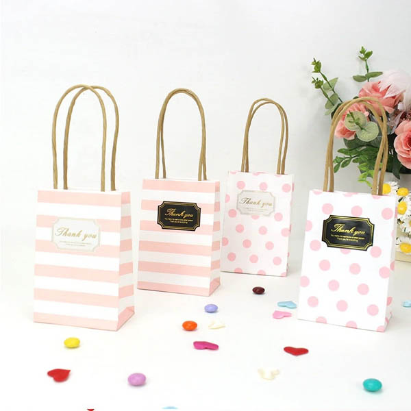 Một số mẫu túi giấy mỹ phẩm dáng đứng kích cỡ nhỏ