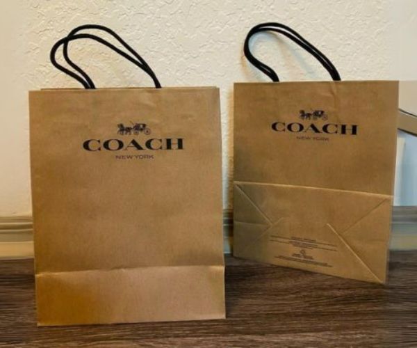 Túi giấy Coach từ chất liệu giấy Kraft - 2