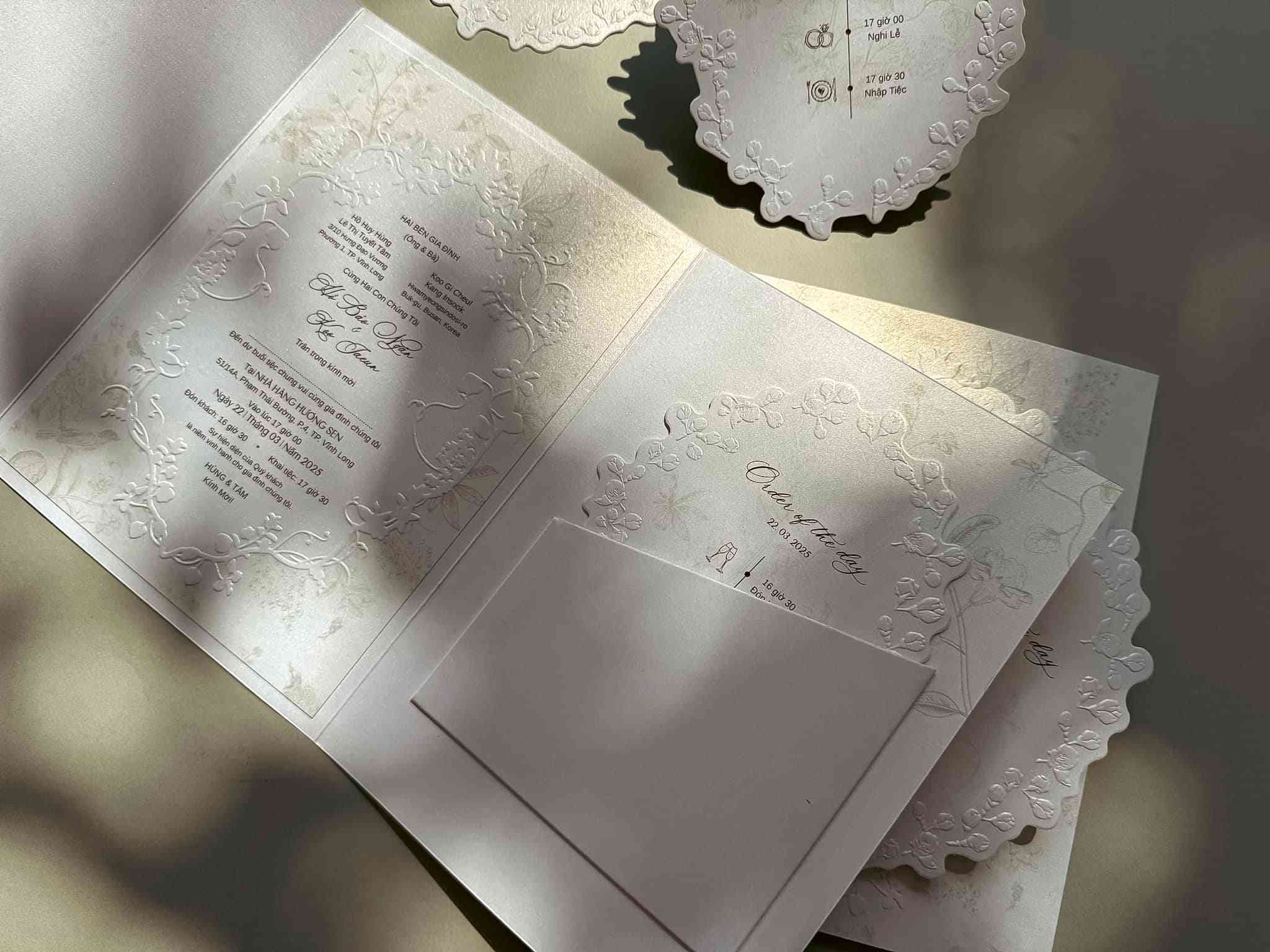 Nhà Pin là sử dụng phong cách hiện đại, sang trọng, tinh tế