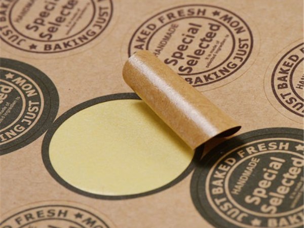 Giấy Kraft với màu nâu tự nhiên