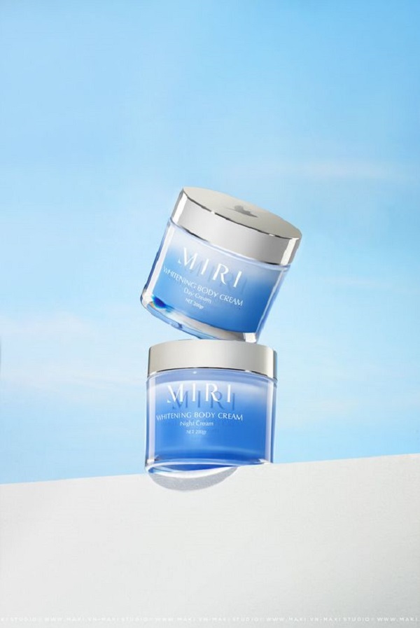 Mẫu poster đẹp làm nổi bật sản phẩm